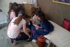 Escape game Alexandra David-Néel : participation d'un groupe de jeunes filles de 10-11 ans : A la suite du jeu (qu'elles trouveront trop court !), elles ramèneront d'autres copines...